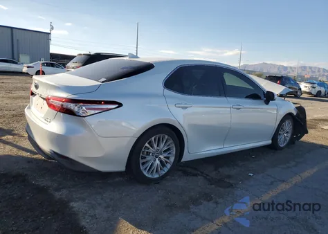 2018 Toyota Camry Hybrid из США, поврежденный, VIN 4T1B21HK5JU004095